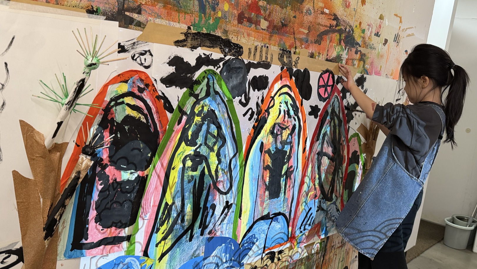 Irworobongdo mural and traditional Korean ink painting activity